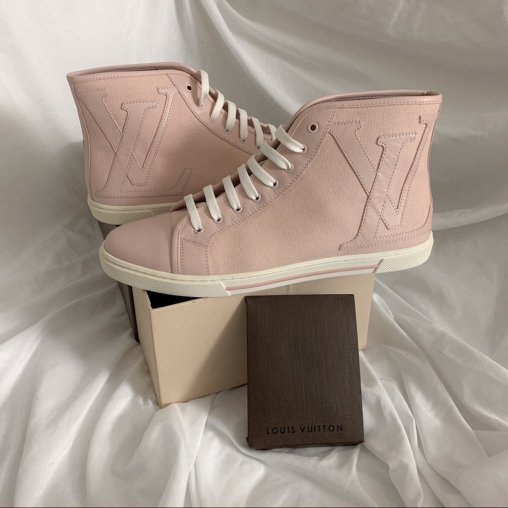 💛SOLD💛Louis Vuitton High Top Sneakers 🛍